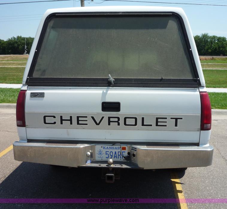 image for item C1223 1995 Chevrolet Silverado 1500 pickup truck