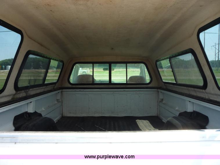 image for item C1223 1995 Chevrolet Silverado 1500 pickup truck