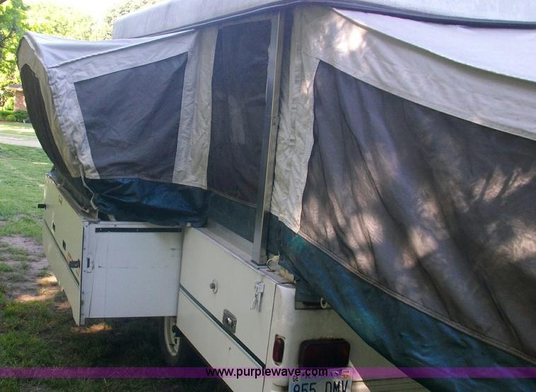 image for item C1231 1998 Coleman Fleetwood Natchez pop-up camper