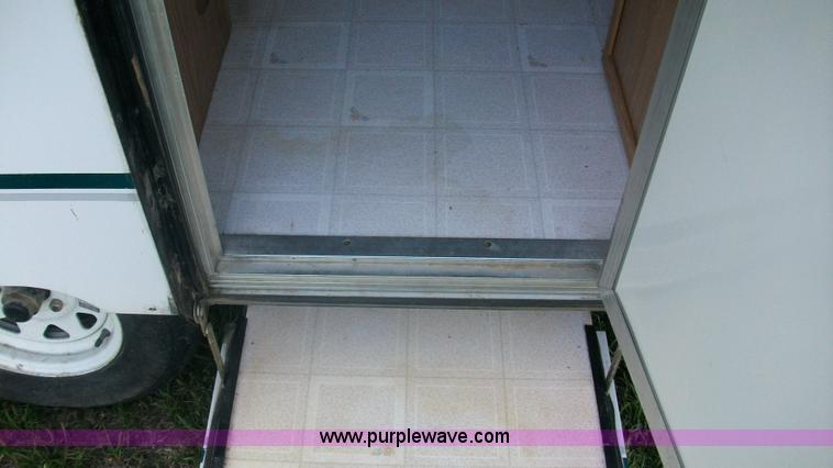 image for item C1231 1998 Coleman Fleetwood Natchez pop-up camper