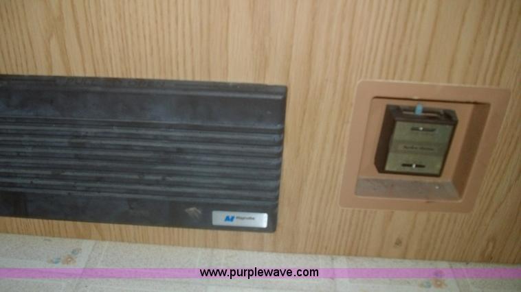 image for item C1231 1998 Coleman Fleetwood Natchez pop-up camper