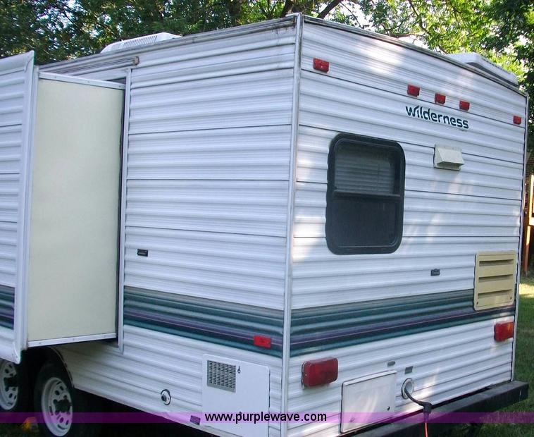 image for item C1233 1997 Fleetwood LY Spearmint camper