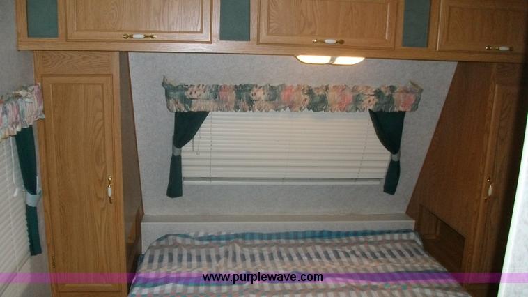 image for item C1233 1997 Fleetwood LY Spearmint camper