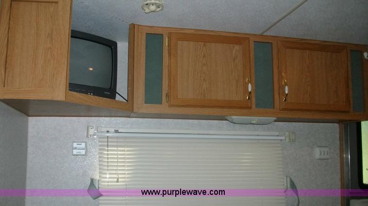 image for item C1233 1997 Fleetwood LY Spearmint camper