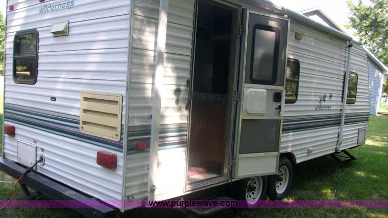 image for item C1233 1997 Fleetwood LY Spearmint camper
