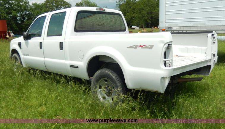 image for item D4780 2008 Ford F250 XLT Super Duty Crew Cab pickup truck