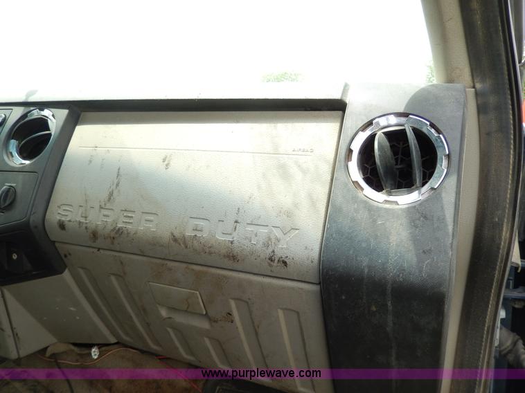 image for item D4780 2008 Ford F250 XLT Super Duty Crew Cab pickup truck