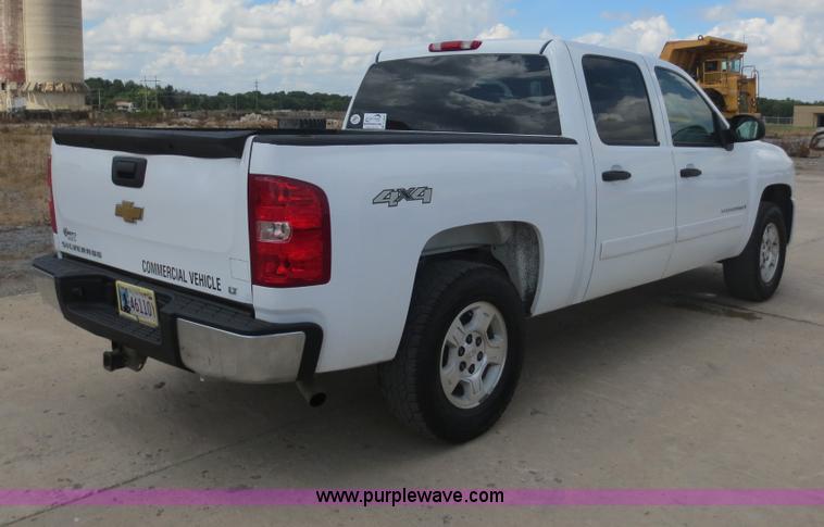 image for item D5966 2008 Chevrolet Silverado 1500 Crew Cab pickup truck