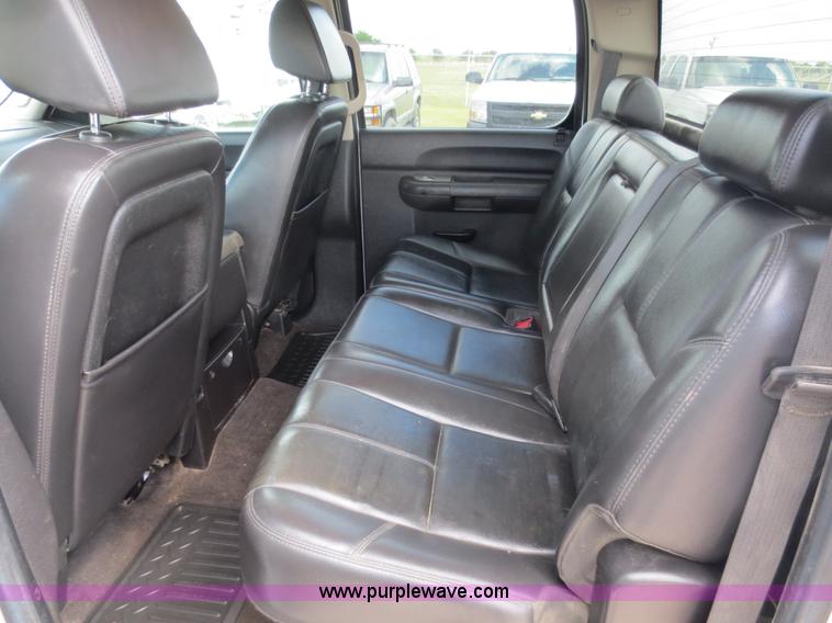 image for item D5966 2008 Chevrolet Silverado 1500 Crew Cab pickup truck