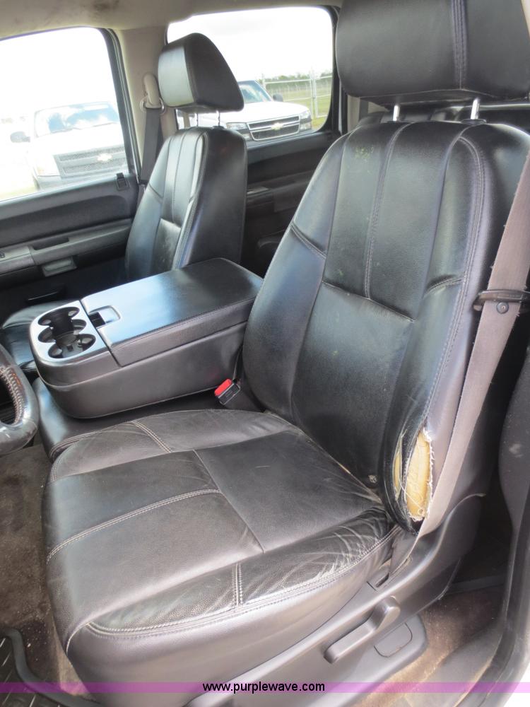 image for item D5966 2008 Chevrolet Silverado 1500 Crew Cab pickup truck