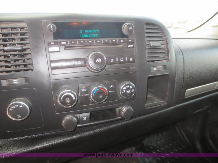 image for item D5966 2008 Chevrolet Silverado 1500 Crew Cab pickup truck