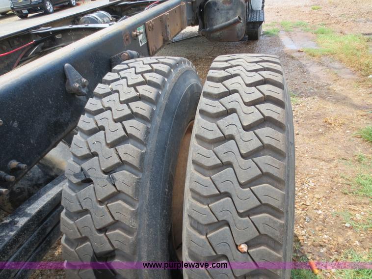 image for item D5970 2003 Freightliner FL80 truck cab and chassis