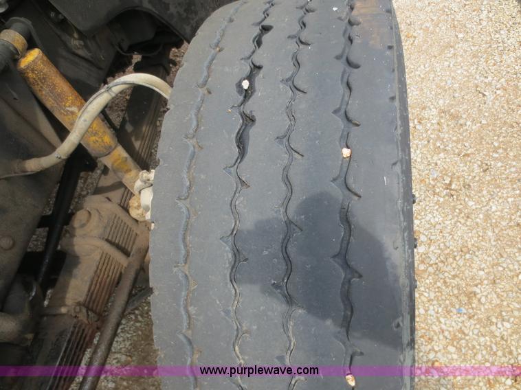 image for item D5970 2003 Freightliner FL80 truck cab and chassis