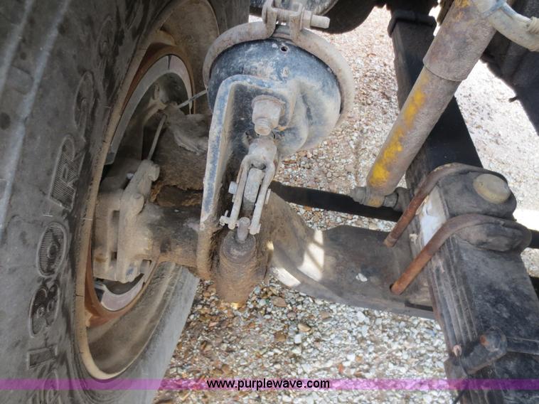 image for item D5970 2003 Freightliner FL80 truck cab and chassis