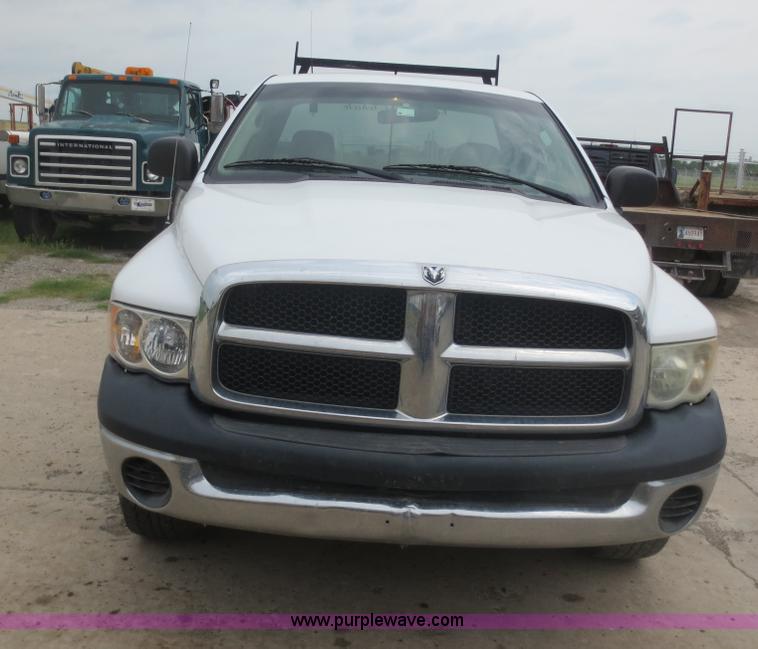 image for item D5998 2003 Dodge Ram 1500 pickup truck