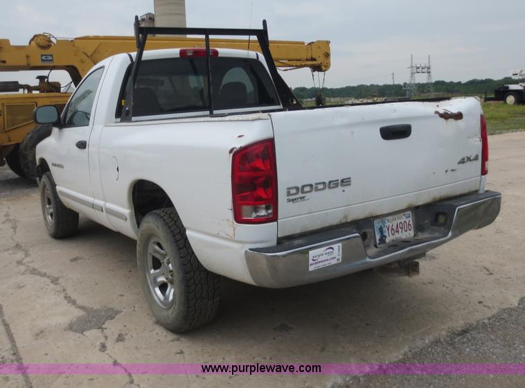 image for item D5998 2003 Dodge Ram 1500 pickup truck
