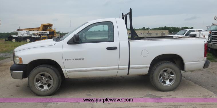 image for item D5998 2003 Dodge Ram 1500 pickup truck