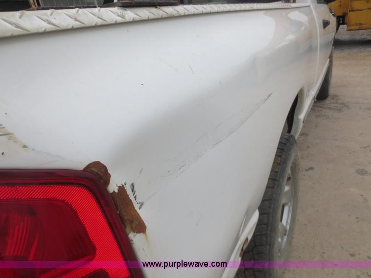 image for item D5998 2003 Dodge Ram 1500 pickup truck