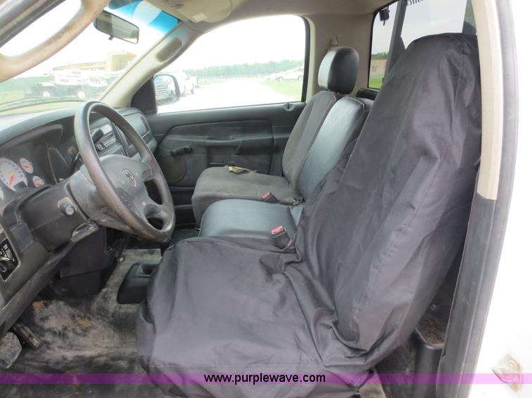 image for item D5998 2003 Dodge Ram 1500 pickup truck