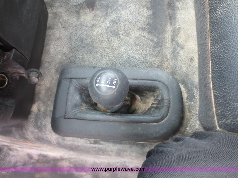 image for item D5998 2003 Dodge Ram 1500 pickup truck