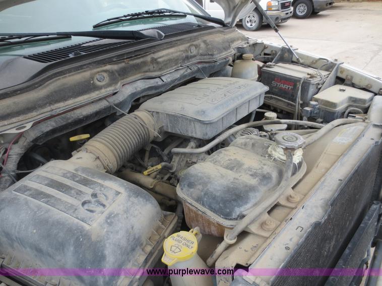 image for item D5998 2003 Dodge Ram 1500 pickup truck