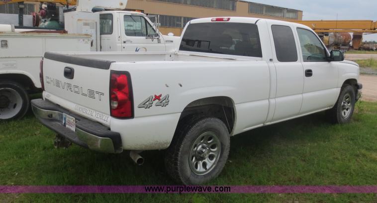 image for item D6000 2007 Chevrolet Silverado 1500 Ext. Cab pickup truck