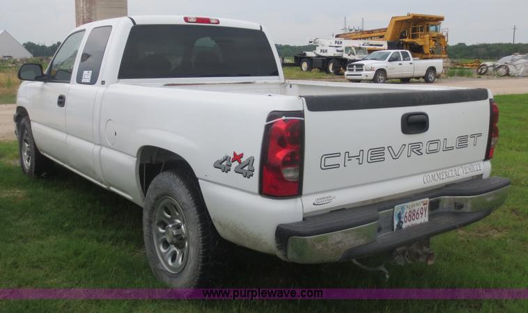 image for item D6000 2007 Chevrolet Silverado 1500 Ext. Cab pickup truck