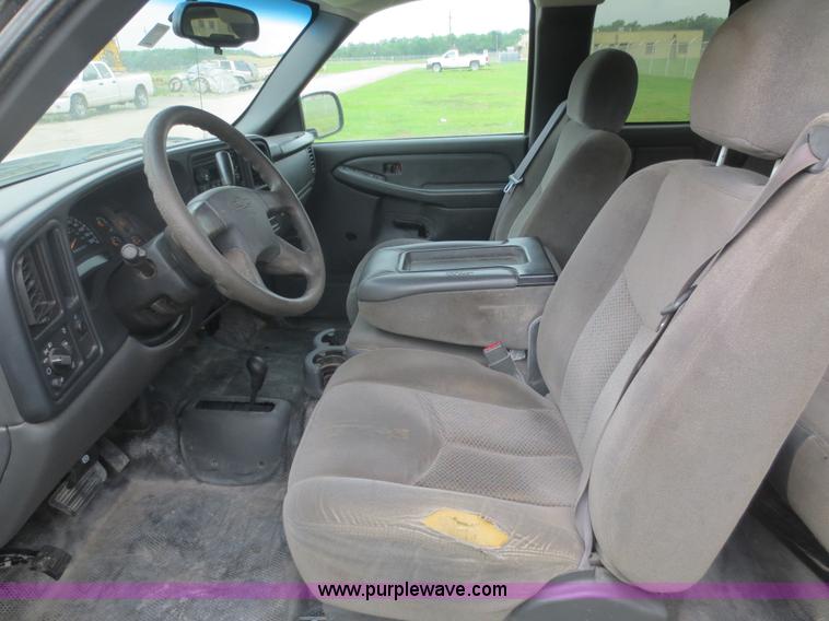 image for item D6000 2007 Chevrolet Silverado 1500 Ext. Cab pickup truck