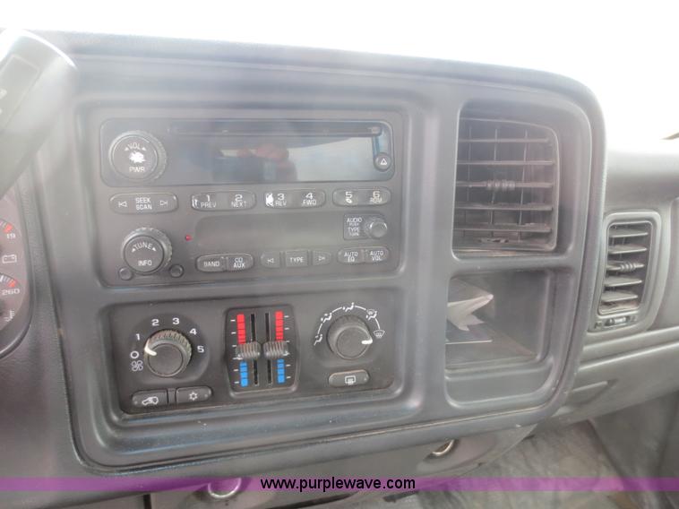 image for item D6000 2007 Chevrolet Silverado 1500 Ext. Cab pickup truck