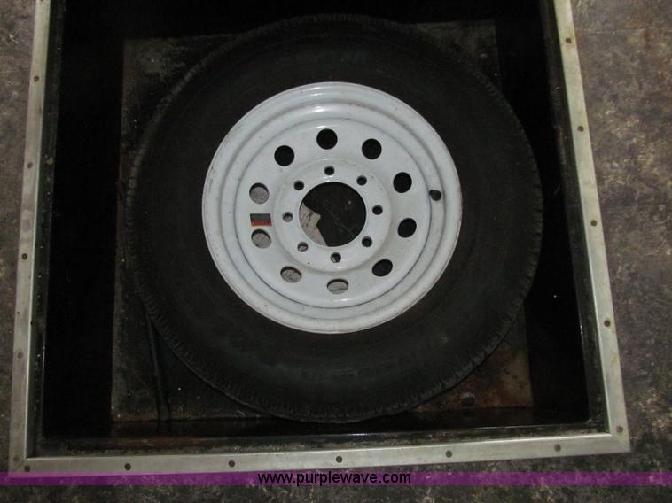 image for item D7434 2000 Pace American ConQuest tandem axle vending trailer