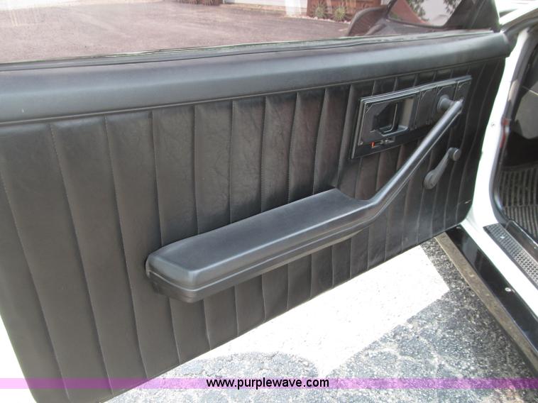 image for item D7436 1986 Chevrolet Camaro