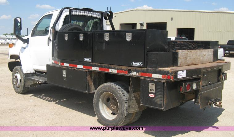 image for item D8457 2008 GMC C4500 flatbed truck