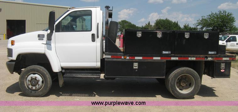 image for item D8457 2008 GMC C4500 flatbed truck