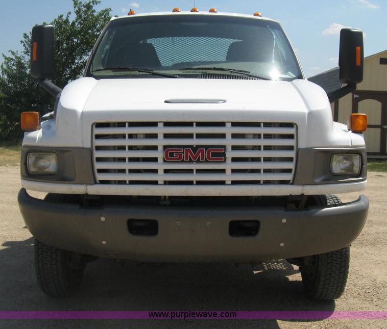 image for item D8457 2008 GMC C4500 flatbed truck