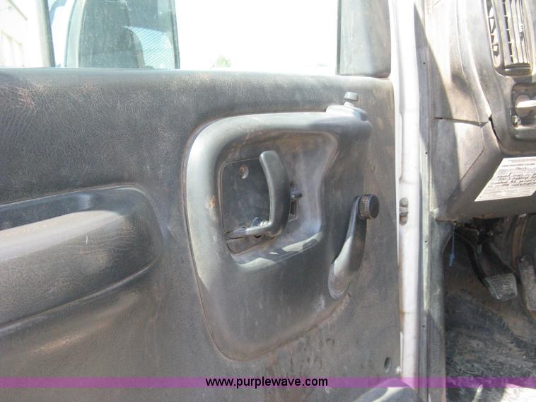 image for item D8457 2008 GMC C4500 flatbed truck