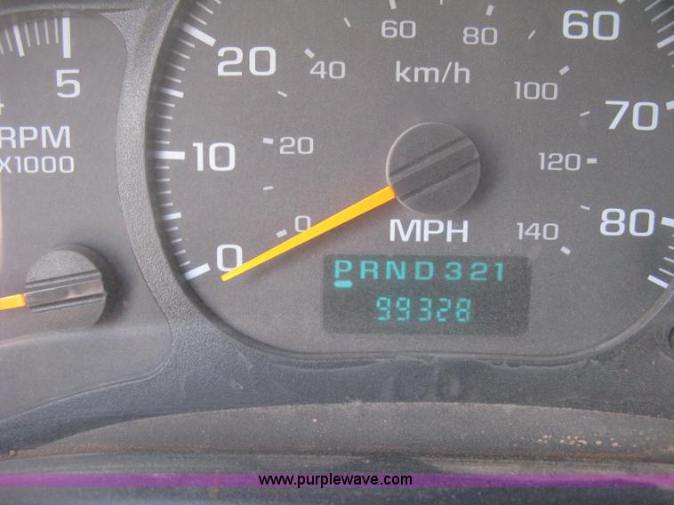 image for item D8457 2008 GMC C4500 flatbed truck