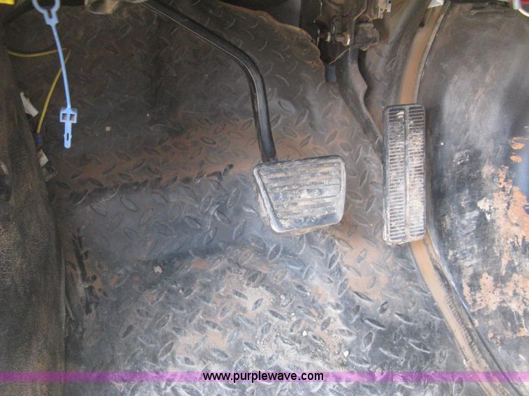 image for item D8457 2008 GMC C4500 flatbed truck