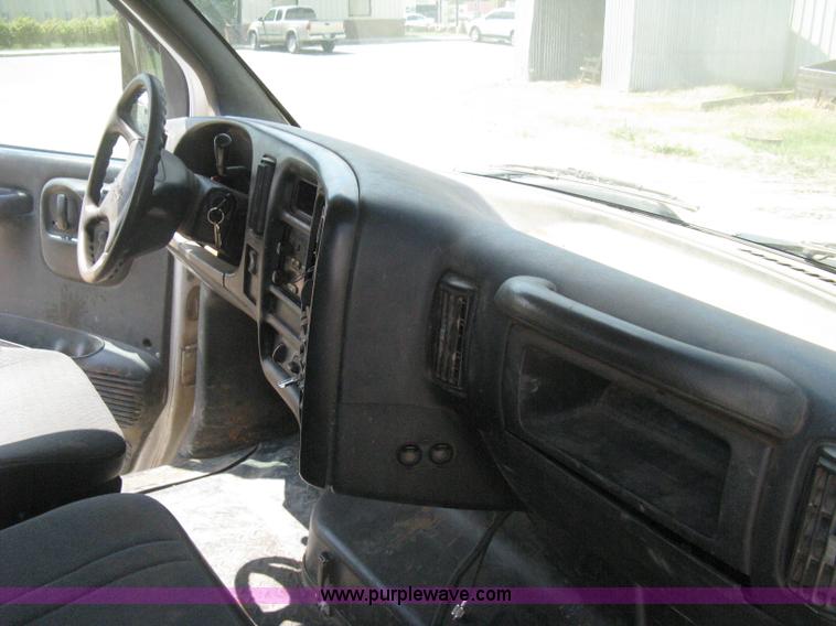 image for item D8457 2008 GMC C4500 flatbed truck