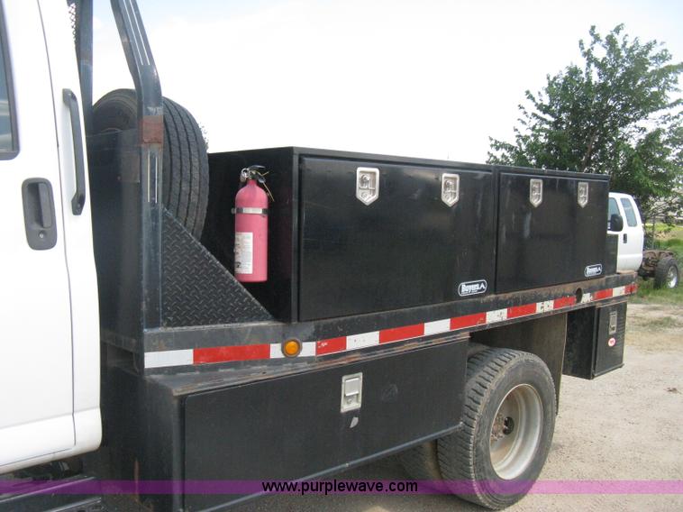 image for item D8457 2008 GMC C4500 flatbed truck