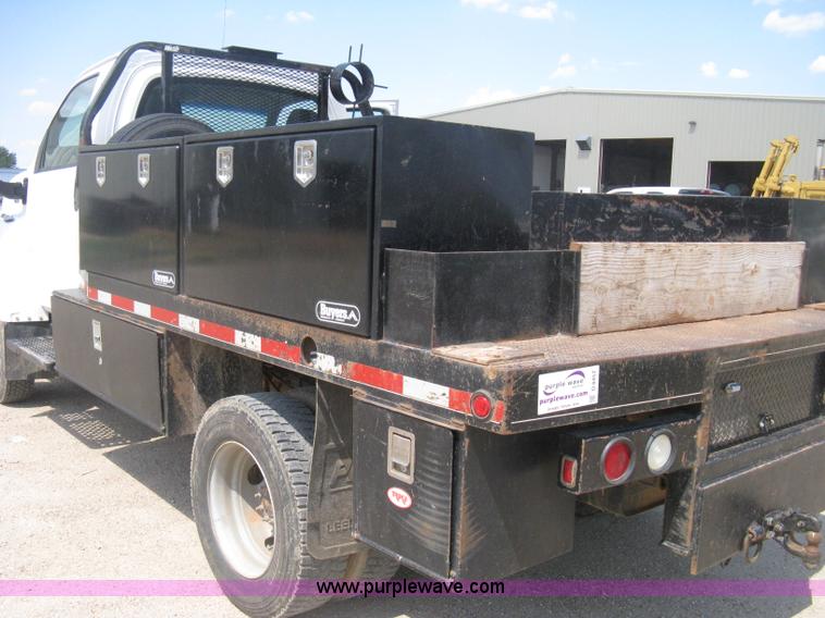 image for item D8457 2008 GMC C4500 flatbed truck