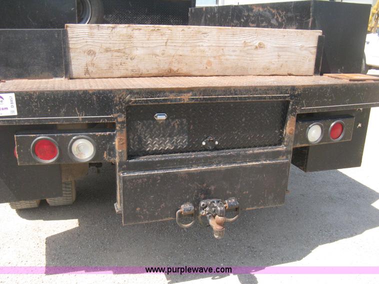 image for item D8457 2008 GMC C4500 flatbed truck