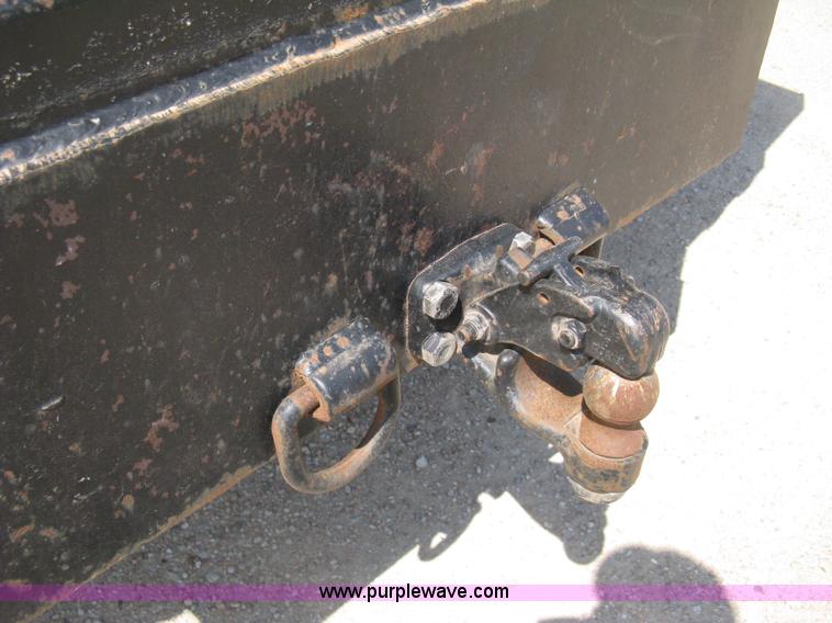 image for item D8457 2008 GMC C4500 flatbed truck