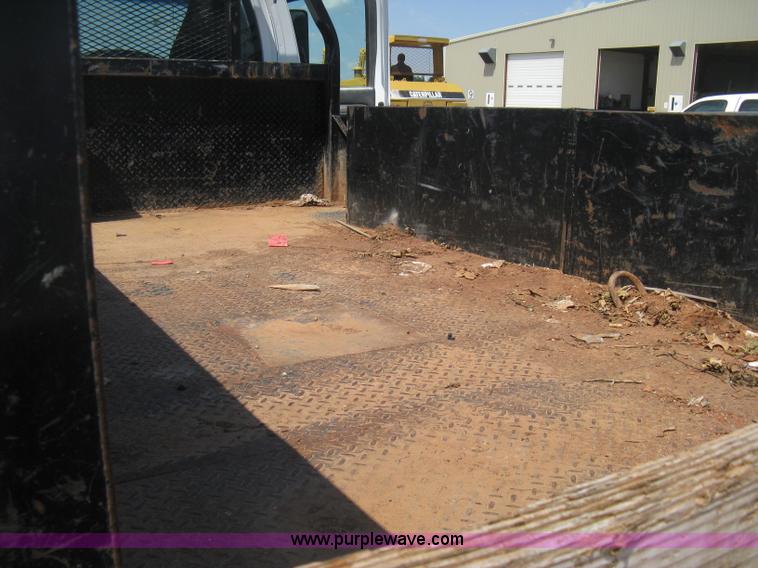 image for item D8457 2008 GMC C4500 flatbed truck