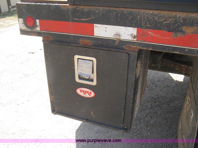 image for item D8457 2008 GMC C4500 flatbed truck