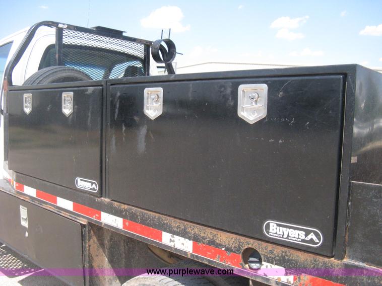 image for item D8457 2008 GMC C4500 flatbed truck