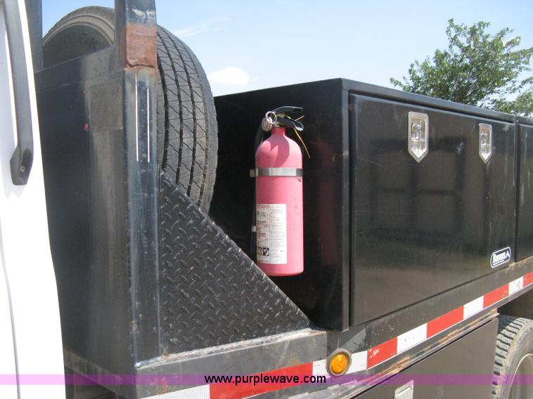 image for item D8457 2008 GMC C4500 flatbed truck