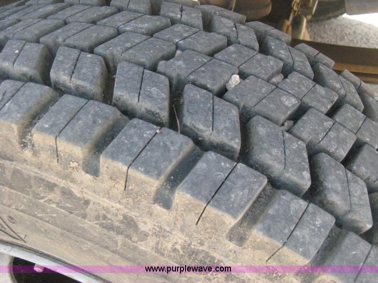 image for item D8457 2008 GMC C4500 flatbed truck