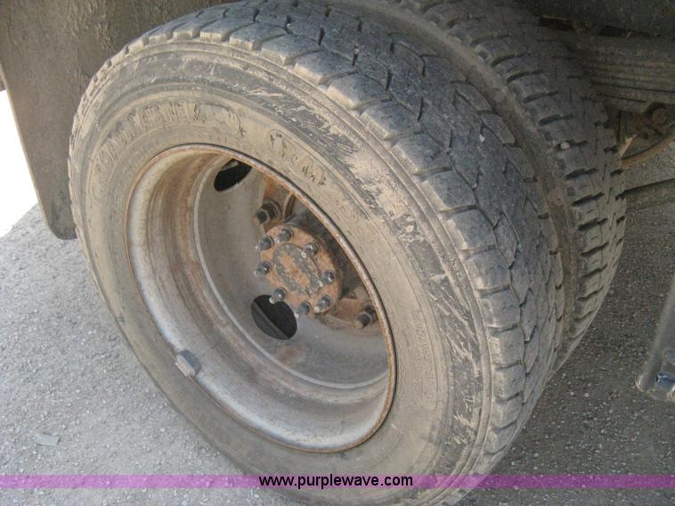 image for item D8457 2008 GMC C4500 flatbed truck