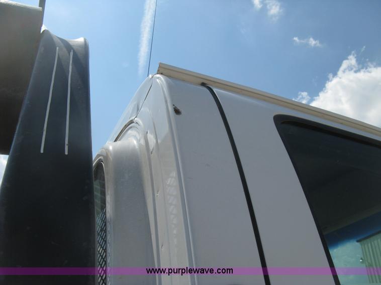 image for item D8457 2008 GMC C4500 flatbed truck