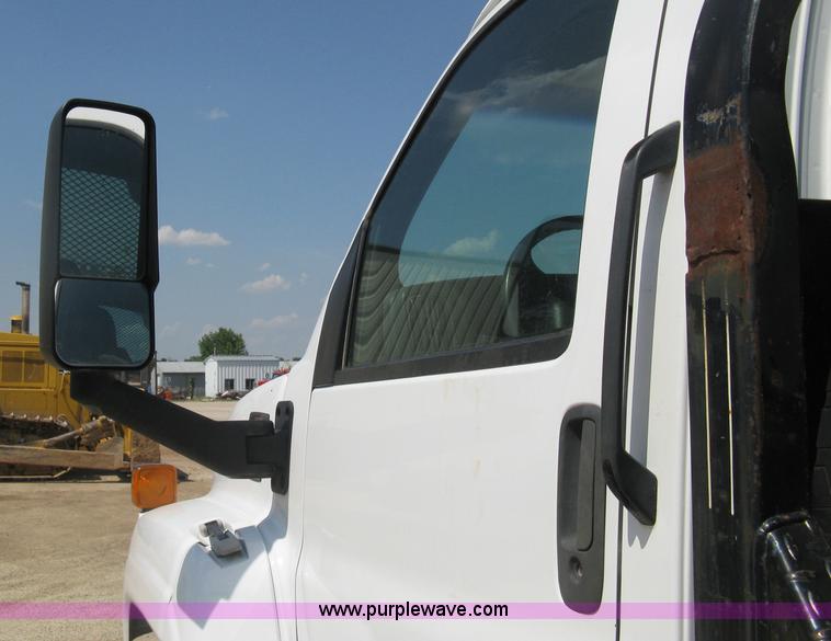 image for item D8457 2008 GMC C4500 flatbed truck